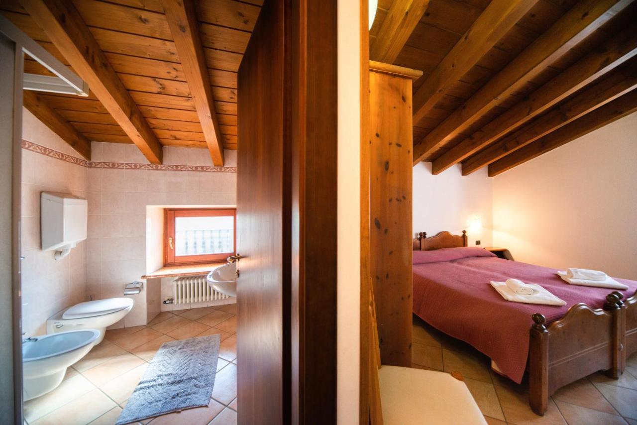 Albergo Al Platano Caprino Veronese Exterior foto
